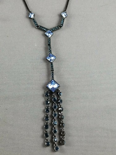Collana di design Givenchy tono canna di fucile scuro stile art deco con pietre blu