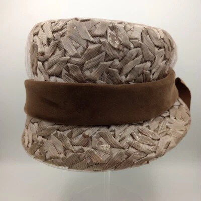 复古 60 年代女式棕褐色草编帽子教堂保龄球帽风格棕色蝴蝶结阅读 — 第 1/4 张图片