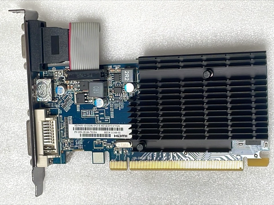 Sapphire ATI Redeon HD5450 1GB DDR3 PCI-E DVI VGA HDMI Video Graphics Card - Image 1 of 4
