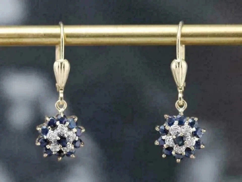 Pendientes colgantes colgantes de zafiro simulado de 2 quilates chapados en oro amarillo de 14 quilates Foto 1 de 4