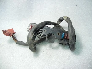 CAJA DE FUSIBLES HONDA NC24 VFR400R MONTAJE YUGO SUPERIOR 1987-1988 PRO-BRAZO CAJA DE FUSIBLES - Imagen 1 de 8