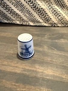 VIntage Porcelain Thimble Dutch Windmill Delft Blue - Picture 1 of 4