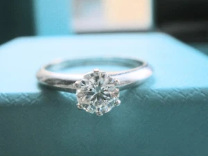 ANILLO DE COMPROMISO DE DIAMANTES TIFFANY & CO PLATINO 0,49 QUILATES VS1/G TALLA 6,5 - Imagen 1 de 24