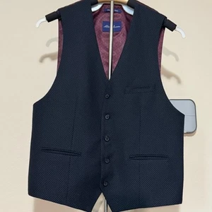 Chaleco negro Alan River talla grande. Unisex. Look en capasOffice, casual. - Imagen 1 de 5