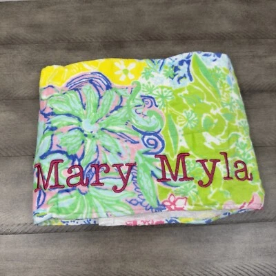 Pottery Barn Kids Lilly Pulitzer Cheek to Cheek Baby Beach Hooded Towel Monogram - Image 1 of 4