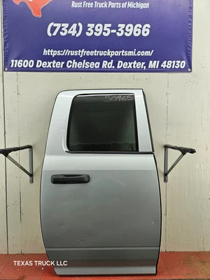 Dodge Ram 2009-2018 cuarta generación lado del pasajero puerta trasera cabina y media 1500 2500 3500 450 Foto 1 de 4