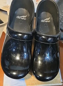 Dansko Professional Clogs Womens 40 US 9.5-10 Black Patent Leather Slip On - Picture 1 of 4
