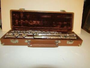 Vintage ARTLEY FLUTE 18-0 Nickel Silver with Hardcase, Cleaning Rod , Book
