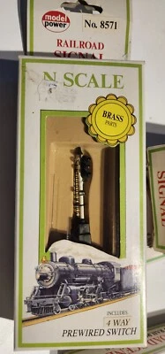 Model Power N Scale Railroad Signal No.8571 - Image 1 of 2