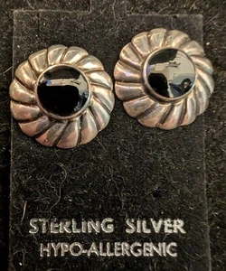 Vintage Sterling Silver Black Onyx Concho Stamped Post Earrings Size 3/4" dia. - Picture 1 of 3