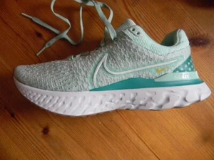 NIKE REACT INFINITY FLYKNIT RUNNING SHOES LADIES SIZE US 8 NEW - Picture 1 of 5