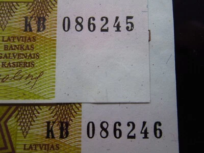 Latvia 1 Rubli 1992 Sequential Pair Unc i6245 P35 Latvijas Banka Bank Money - Image 1 of 3