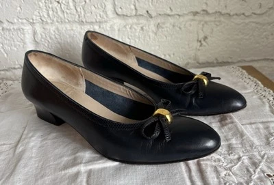 Zapatos de salón Ferragamo de colección para mujer 6,5 B cuero azul marino piel de serpiente moño Foto 1 de 4