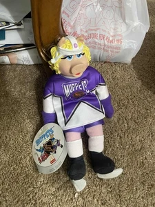 1995 McDonald’s The Muppets Animal Miss Piggy NHL Hockey Plush. - Picture 1 of 1