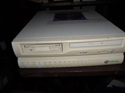 Gateway E-1400 512 MB, 10 GB HD, Windows 98 - Image 1 of 4