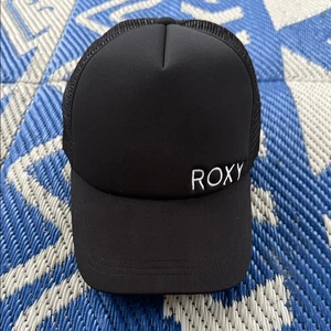 Gorra de camionero Roxy Finishline para mujer OSFA negra de 5 paneles de malla con cierre a presión - Imagen 1 de 8
