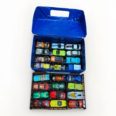 Paquete de Estuche de Viaje Matchbox Años 70 De Colección Coches Raro Time Capsule Hot Wheels Foto 1 de 4