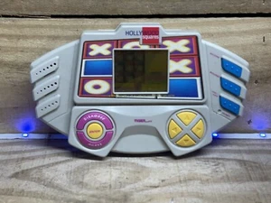 Hollywood Squares gioco elettronico portatile Tiger 1999 - Foto 1 di 2