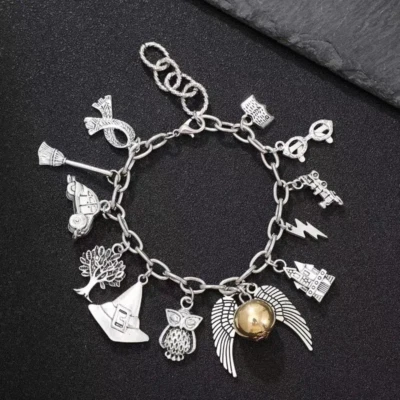 Silberfarbenes Harry Potter Charm-Armband – 12 Anhänger für Zauber-Fans Geschenk - Bild 1 von 2