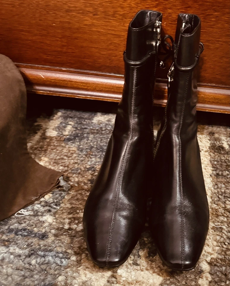 Botines de cuero de Elie Tahari Foto 1 de 4