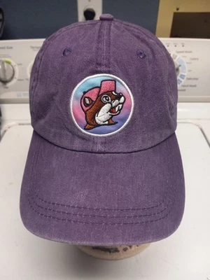 Buc-ee's Ovalado Castor Logo Púrpura Sombrero Gorra Correa de Cuero Bucees Foto 1 de 4