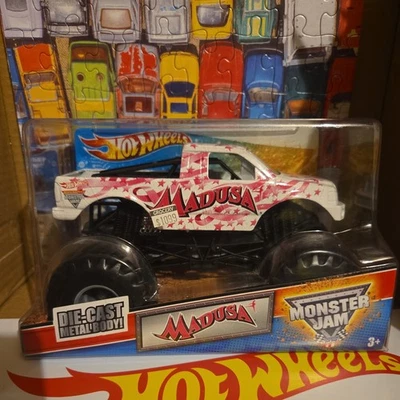 Hot Wheels Monster Jam Madusa Breast Cancer Rare True Metal 1:24 New In Box 2011 - Image 1 of 4