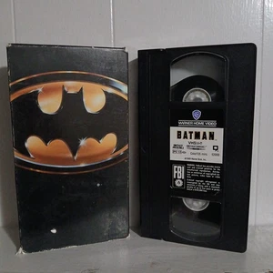 Batman VHS 1989 Michael Keaton Jack Nicholson Vintage Retro Tim Burton (2) - Picture 1 of 2