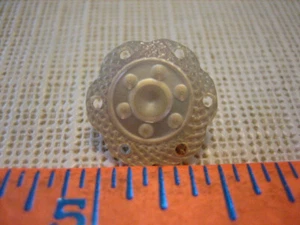 Vintage 9/16" Pierced and Machined MOP Mother Of Pearl Shell Button - V5 - Picture 1 of 6