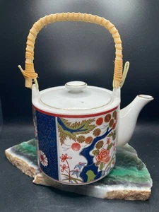 Vintage Old Imari TeaPot Gold Trim Bamboo Handle Made In Japan Bright Porcelain - Picture 1 of 10