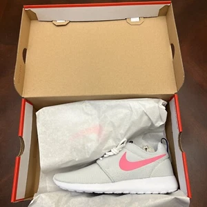 Nike Womens Roshe One Platinum Pink Athletic Running Shoes Sneakers Size 6.5 - Picture 1 of 5