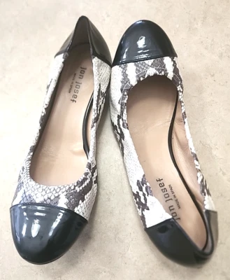 Zapatos sin cordones Jon Josef con puntera de piel de serpiente y estampado de ballet negros 10M Foto 1 de 4