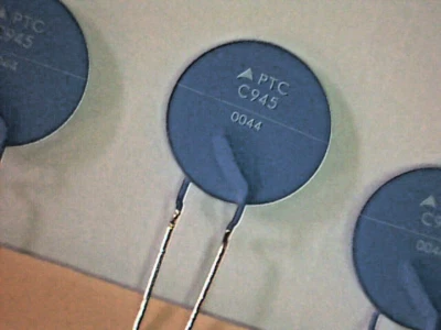 👉 PTC EPCOS C945 12VDC 24VAC 0,45R 120°C B59945C120A70 Thermistor