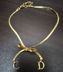 Christian Dior CD Charm Choker Bow Necklace Gold Plated Vintage 44.5cm - Picture 1 of 3