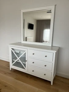 Dresser Hampton Style With Mirror - Picture 1 of 2