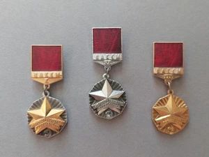 Set Rare Soviet Badges Komsomolets Young Guardian of 11th Five-Year Plan. USSR - Picture 1 of 12