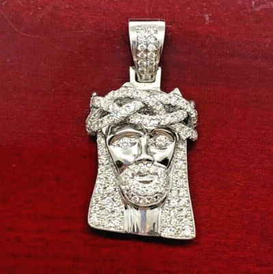 Colgante con cabeza de Jesús de diamantes de oro blanco macizo de 14 k para hombre con halo de diamantes, 19,9 gramos Foto 1 de 4