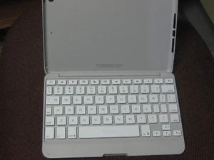 ZAGGkeys Keyboard/Cover Case (Folio) for iPad mini - Rose GOLD  Bluetooth - Foto 1 di 7