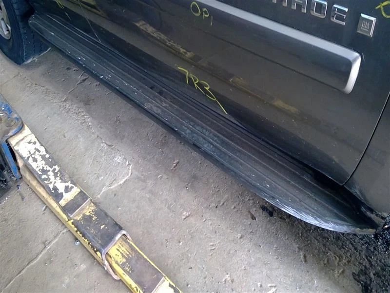 **SOLO RECOGIDA LOCAL** estribo Tahoe 2007 10260146 Foto 1 de 4