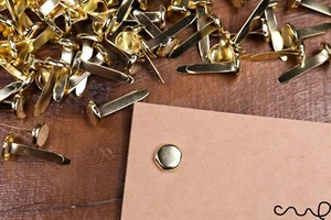 100 x Sujetadores de Papel Dorado Pasadores Divididos Encuadernación Alta Calidad Oficina Artesanía 19mm - Imagen 1 de 6