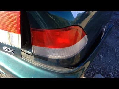 Used Right Tail Light Assembly fits: 1999 Honda Civic Cpe quarter panel mounted - Image 1 of 4