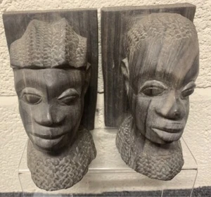 Paar massive dunkle Holz handgeschnitzt afrikanische Buchstützen - Bild 1 von 8