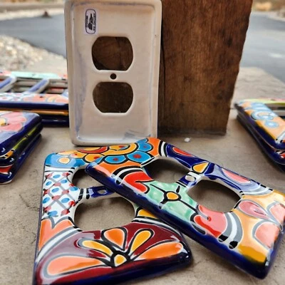 Cubierta de salida de cerámica mexicana Talavera arte popular multicolor  Foto 1 de 4
