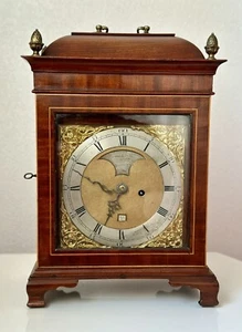 ANTIK ENGLISCHE BRACKET CLOCK TISCHUHR/ KAMINUHR MIT DATUM UND REPETITION - Bild 1 von 12