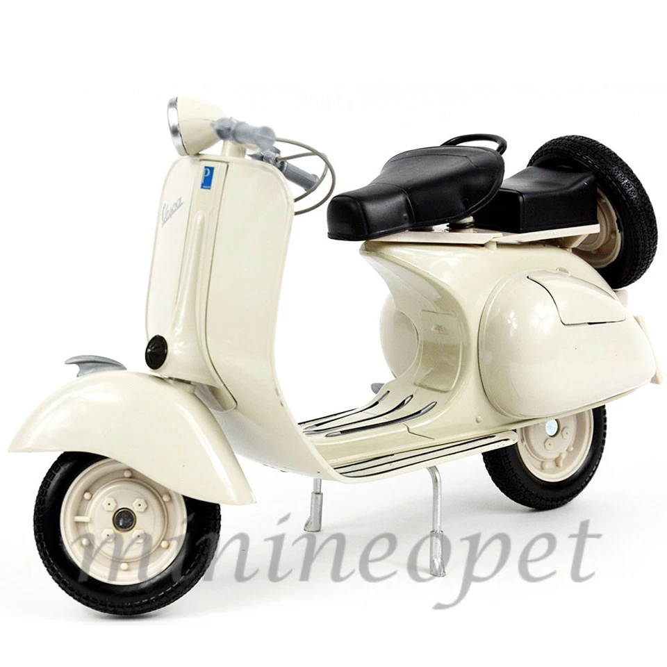 NEW RAY 49273 VESPA 150 VL 1T SCOOTER MOTORCYCLE 1/6 BEIGE - Image 1 of 1