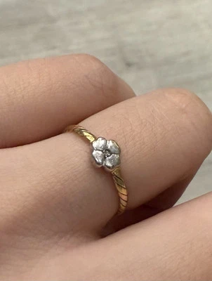 Trébol de cuatro hojas tres colores (oro rosa oro blanco oro amarillo) con diamante  Foto 1 de 4