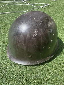Early Gulf War American helmet made with Kevlar (Battle Damaged) - Picture 1 of 5