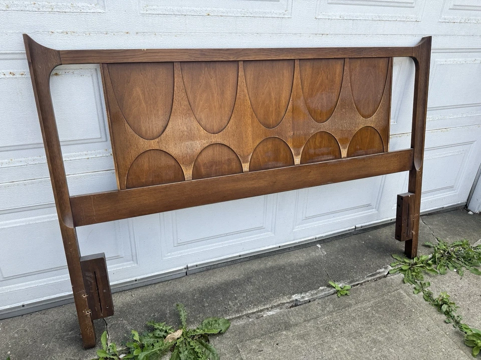 Cabecero MCM Brasilia para cama Queen completa años 60 Broyhill Mid Century moderno Foto 1 de 3