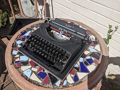 Vintage 1950s Oliver Typewriter With Case Black • 46.62€