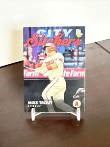 2023 Topps Big League City Slickers #CS-1 Mike Trout - Los Angeles Angels - Foto 1 di 2