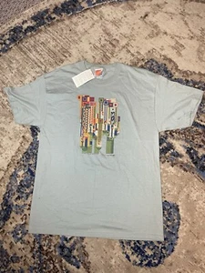 T-shirt Frank Lloyd Wright "Saguaro Forms And Cactus Flowers" nuova con etichette vintage taglia Large - Foto 1 di 10